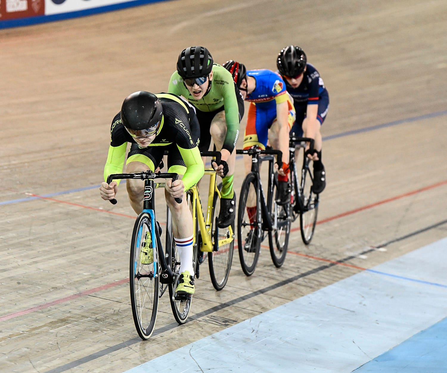 PERFORMANCES RECORD AUX CHAMPIONNATS CANADIENS PISTE U17/JUNIOR/PARACYCLISME