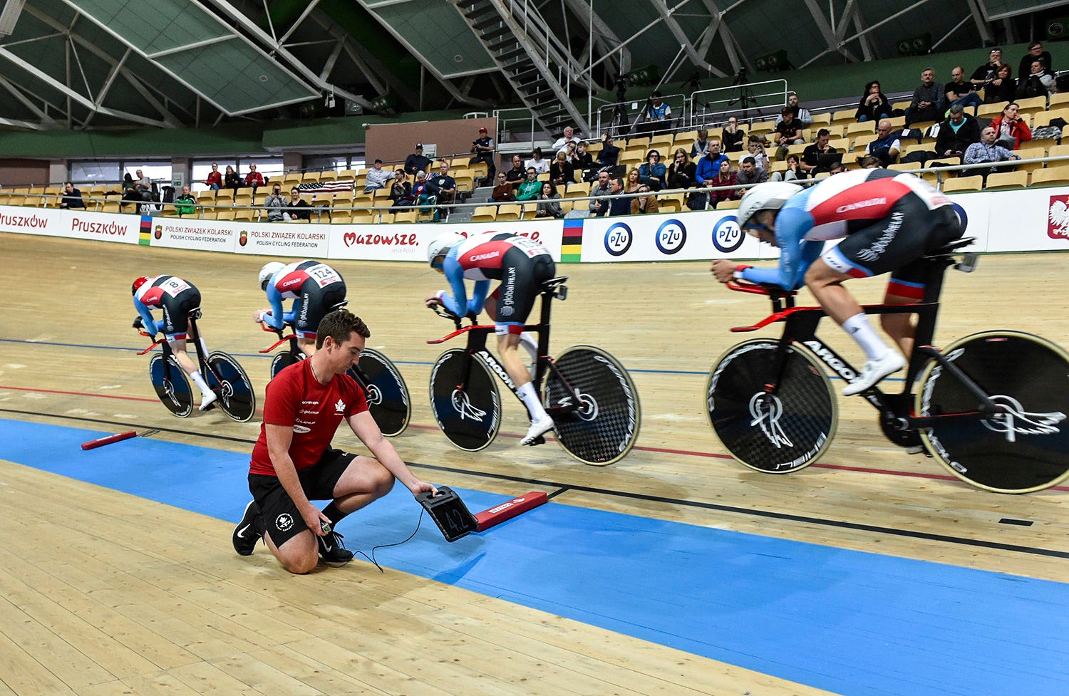CYCLING CANADA ANNOUNCES ROSTERS FOR UPCOMING TRACK WORLD CUPS