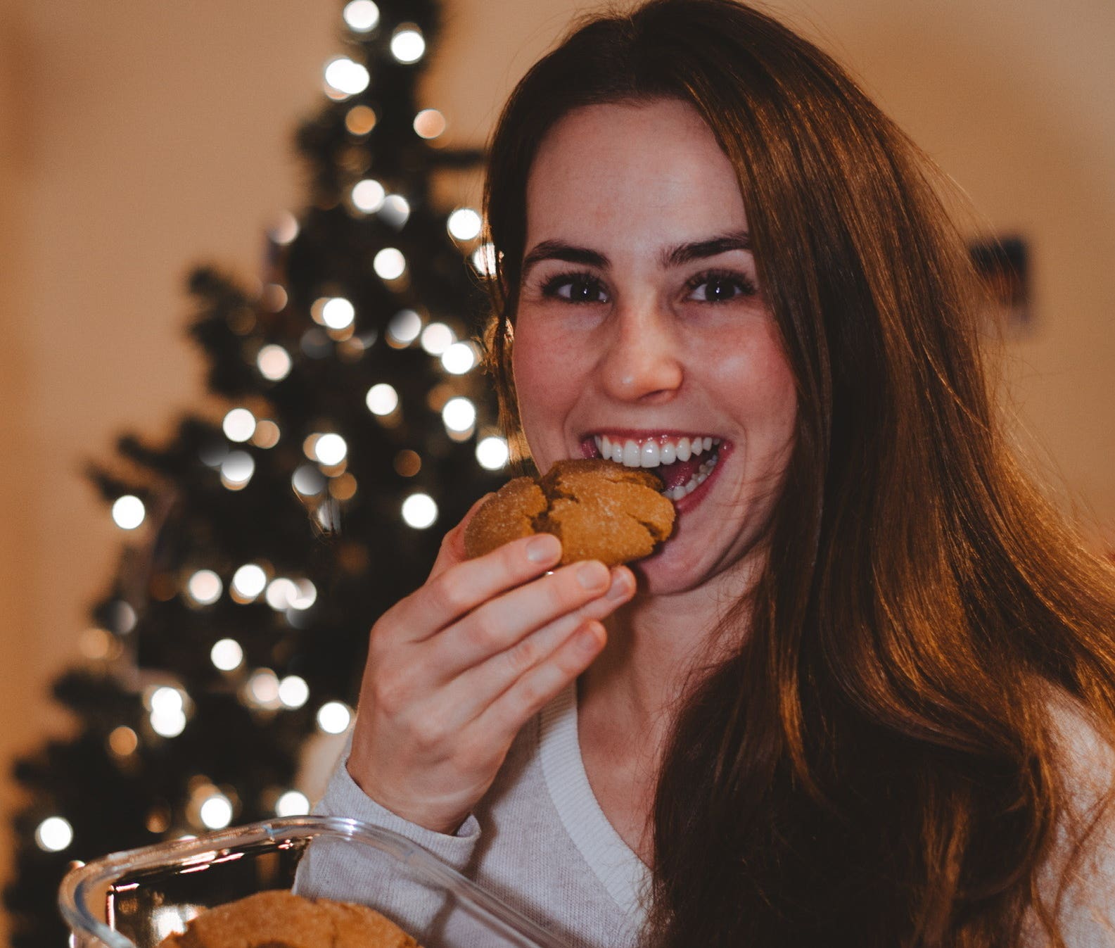 SOFT AND CHEWY GINGERSNAP COOKIES