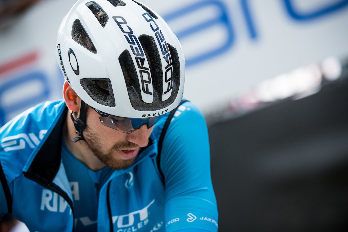 SUPPORTING ATHLETE PERFORMANCE WITH MENTAL PERFORMANCE CONSULTING