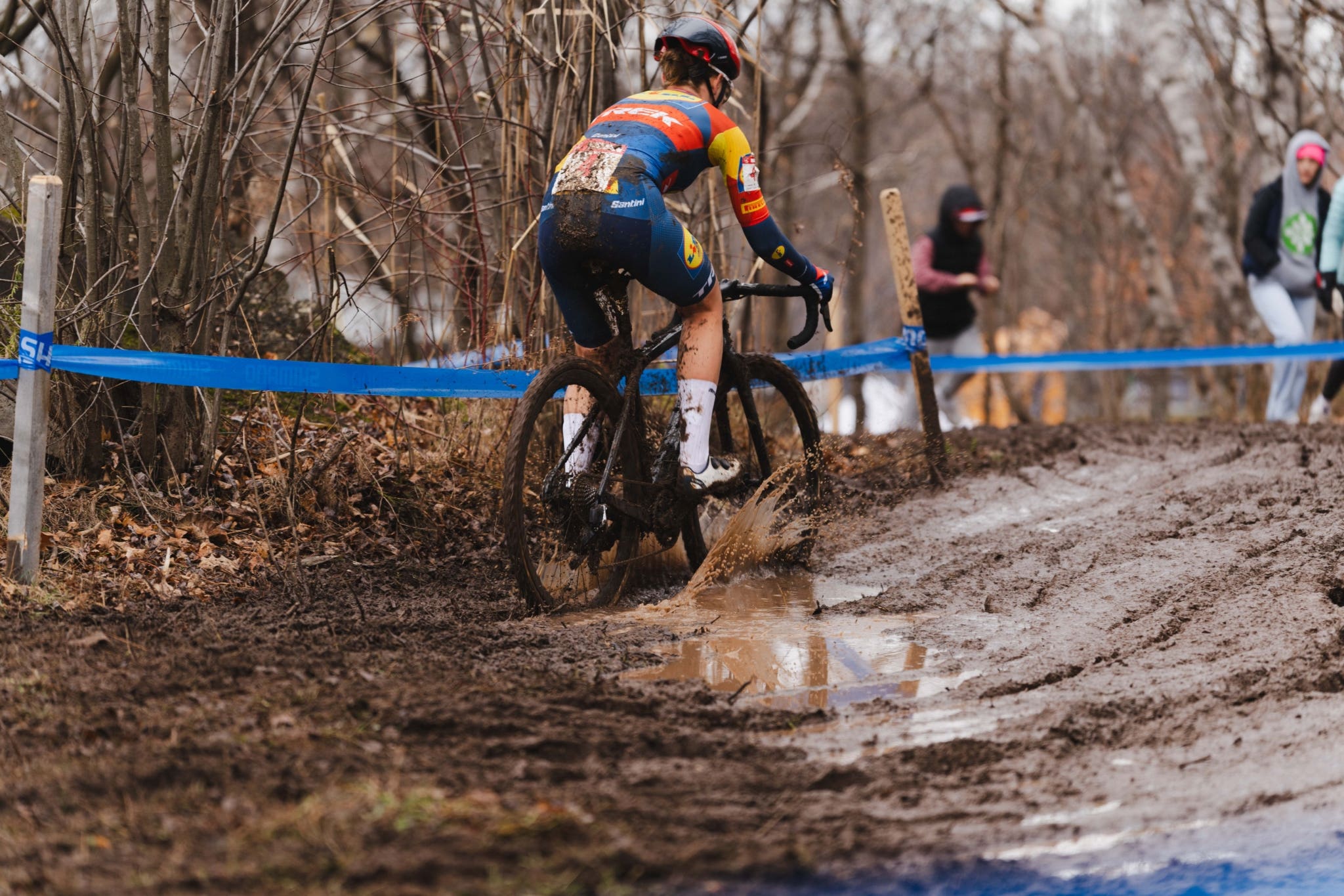 U23 ATHLETES CONQUER ELITE FIELD AT 2024 CANADIAN CYCLO-CROSS CHAMPIONSHIPS 