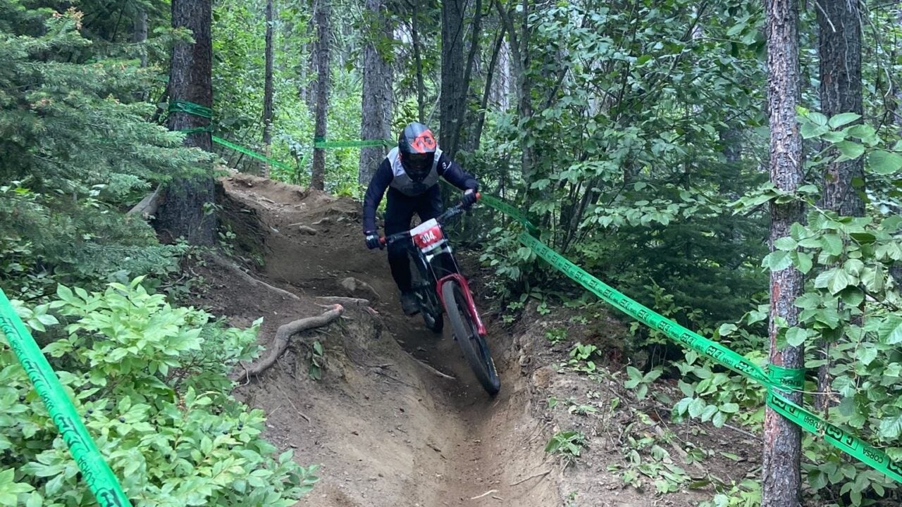 CANADA’S BEST SHINE IN 2025 MTB DH SHOWDOWN 