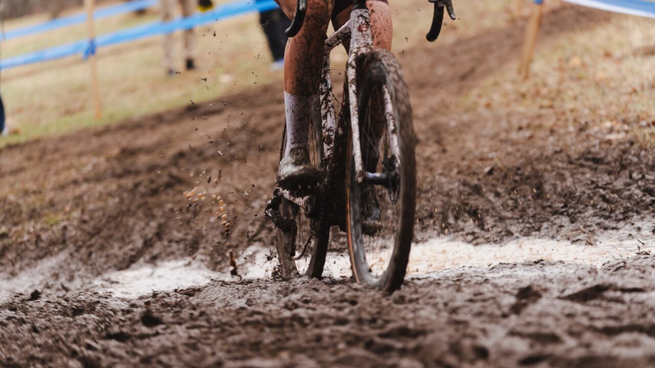 LÉVIS ACCUEILLE LES CHAMPIONNATS CANADIENS DE CYCLO-CROSS 2025 ET LE TREK NATIONAL CX CHALLENGE C1
