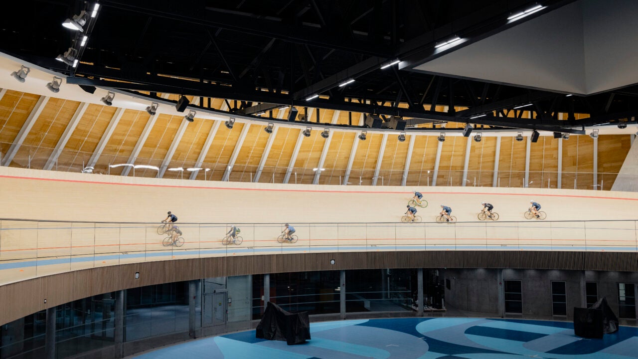 LE CANADA INAUGURE UN NOUVEAU VÉLODROME DE CLASSE MONDIALE À EDMONTON, MARQUANT UNE ÉTAPE MAJEURE POUR LE CYCLISME SUR PISTE AU PAYS